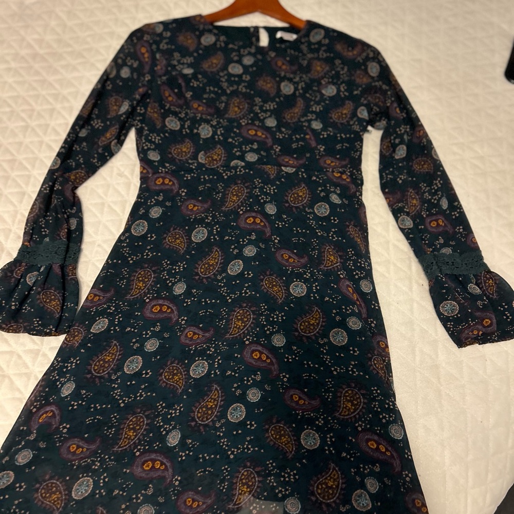 🛍️ Xhilaration Dark Paisley Long Sleeve Dress